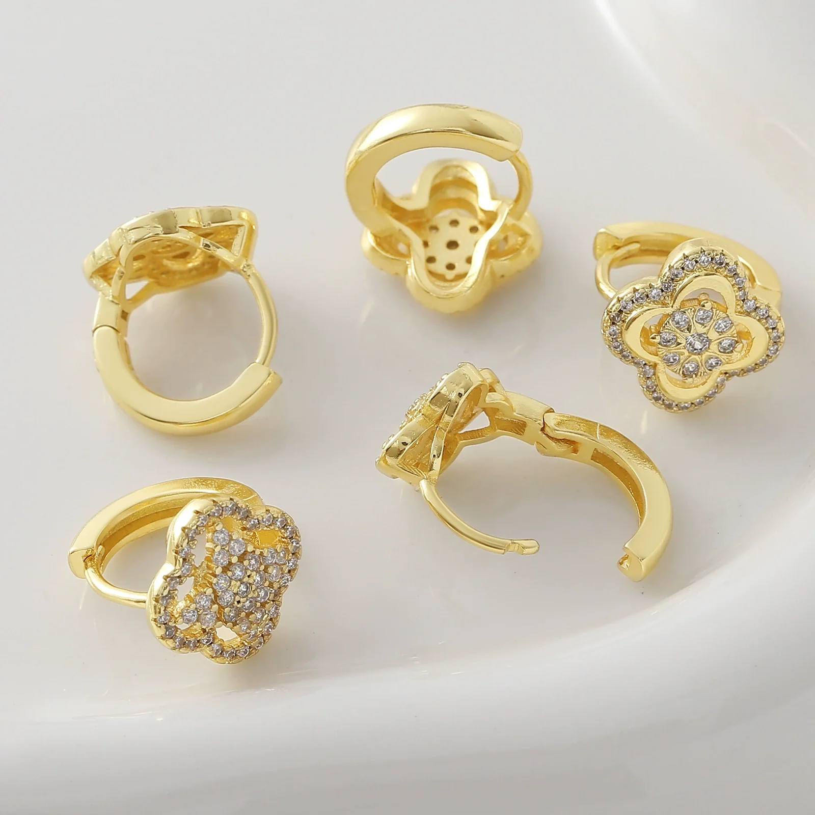 Wholesale Gold Plated Copper Flower Shape Four Leaf Clover Earrings For Women - Image 3