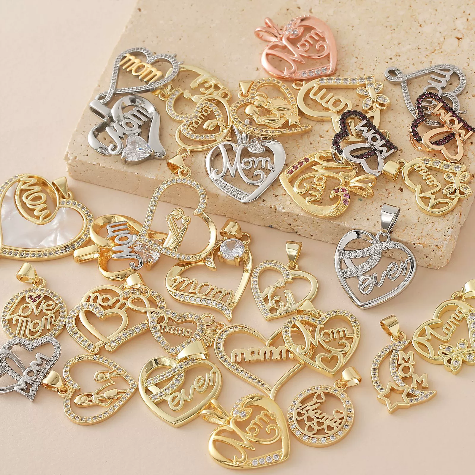 Wholesale Gold Plated Copper Heart Pendant Jewelry Accessories For Women - Image 3