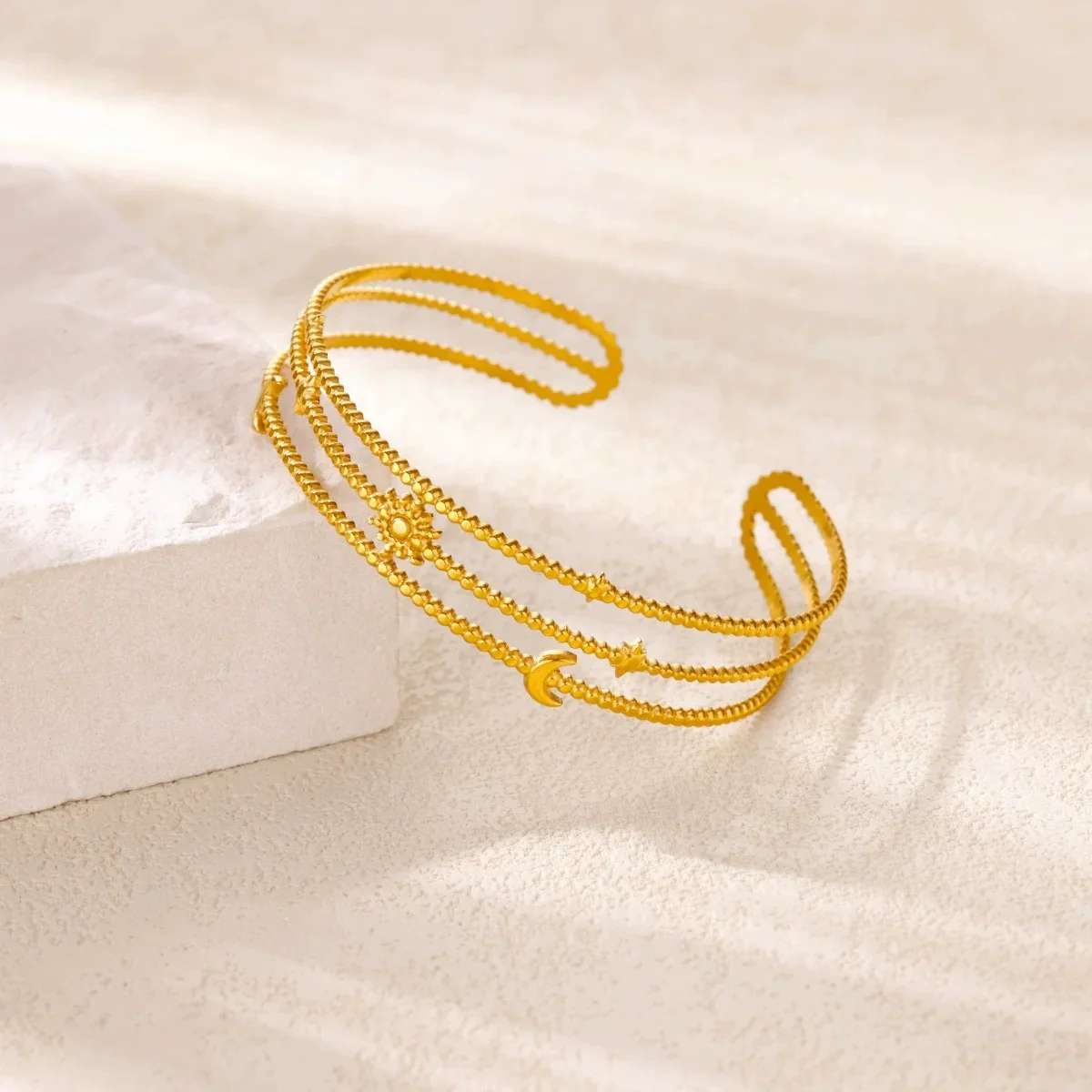 Wholesale Gold Plated Geometric Stainless Steel Bracelet For Women - Image 2