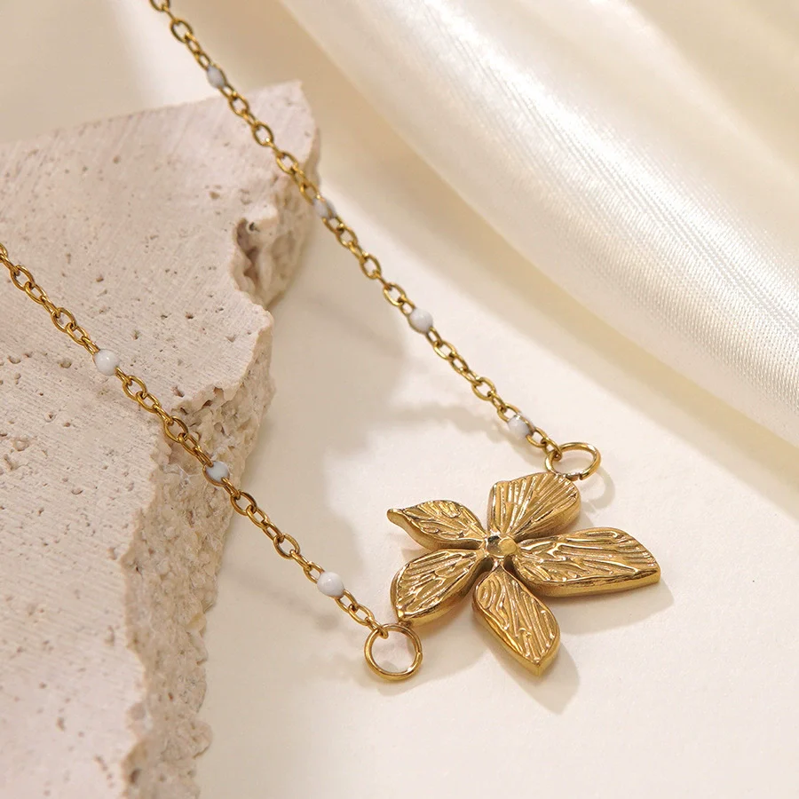 Wholesale Gold Plated Stainless Steel Irregular Geometric Flower Earrings And Necklace For Women - Image 2