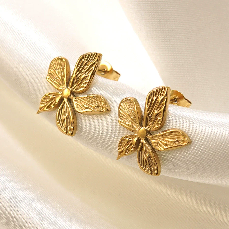 Wholesale Gold Plated Stainless Steel Irregular Geometric Flower Earrings And Necklace For Women - Image 7