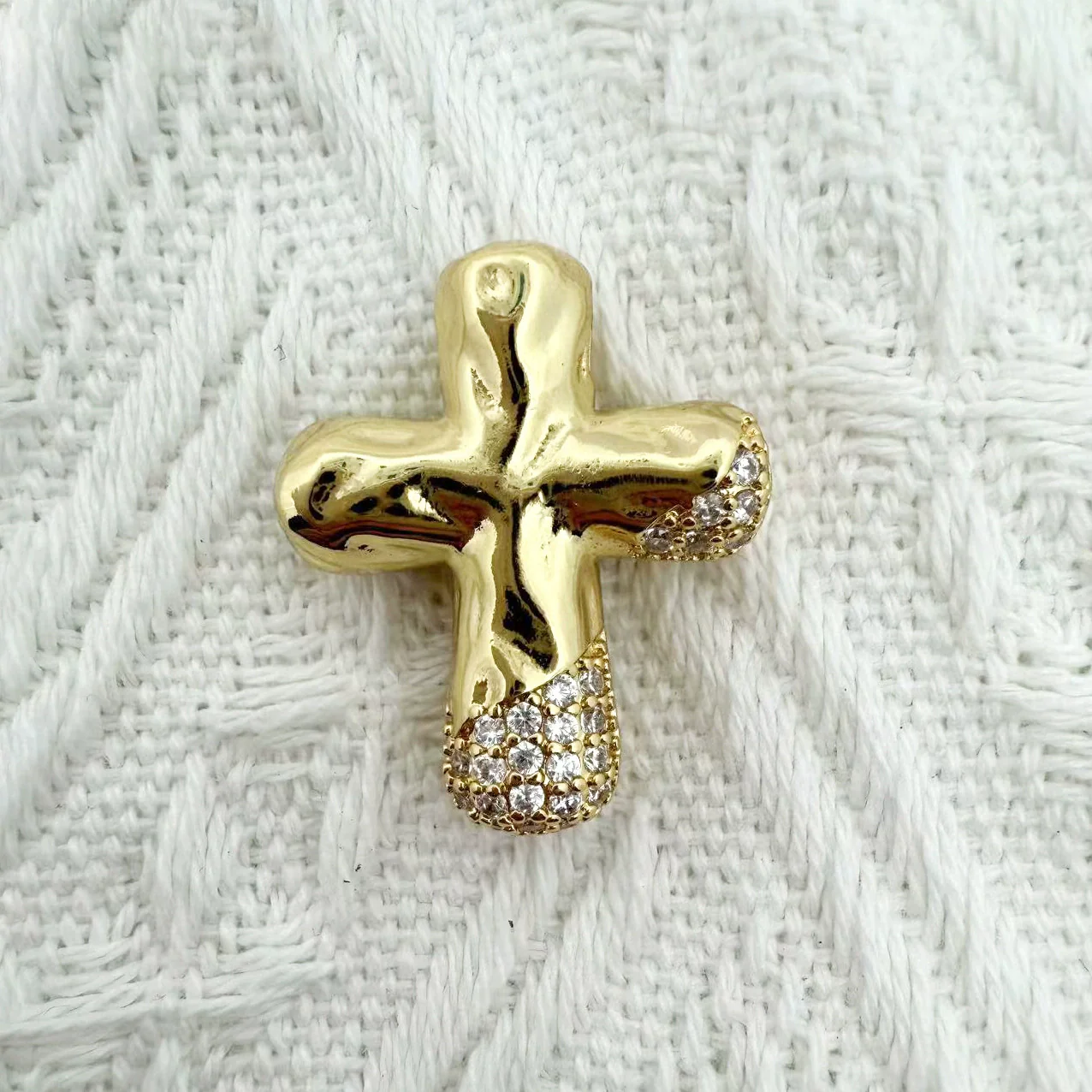 Wholesale Gold Plated Zircon Encrusted Chubby Cross Pendant Diy Jewelry Accessories Made Of Copper - Image 6