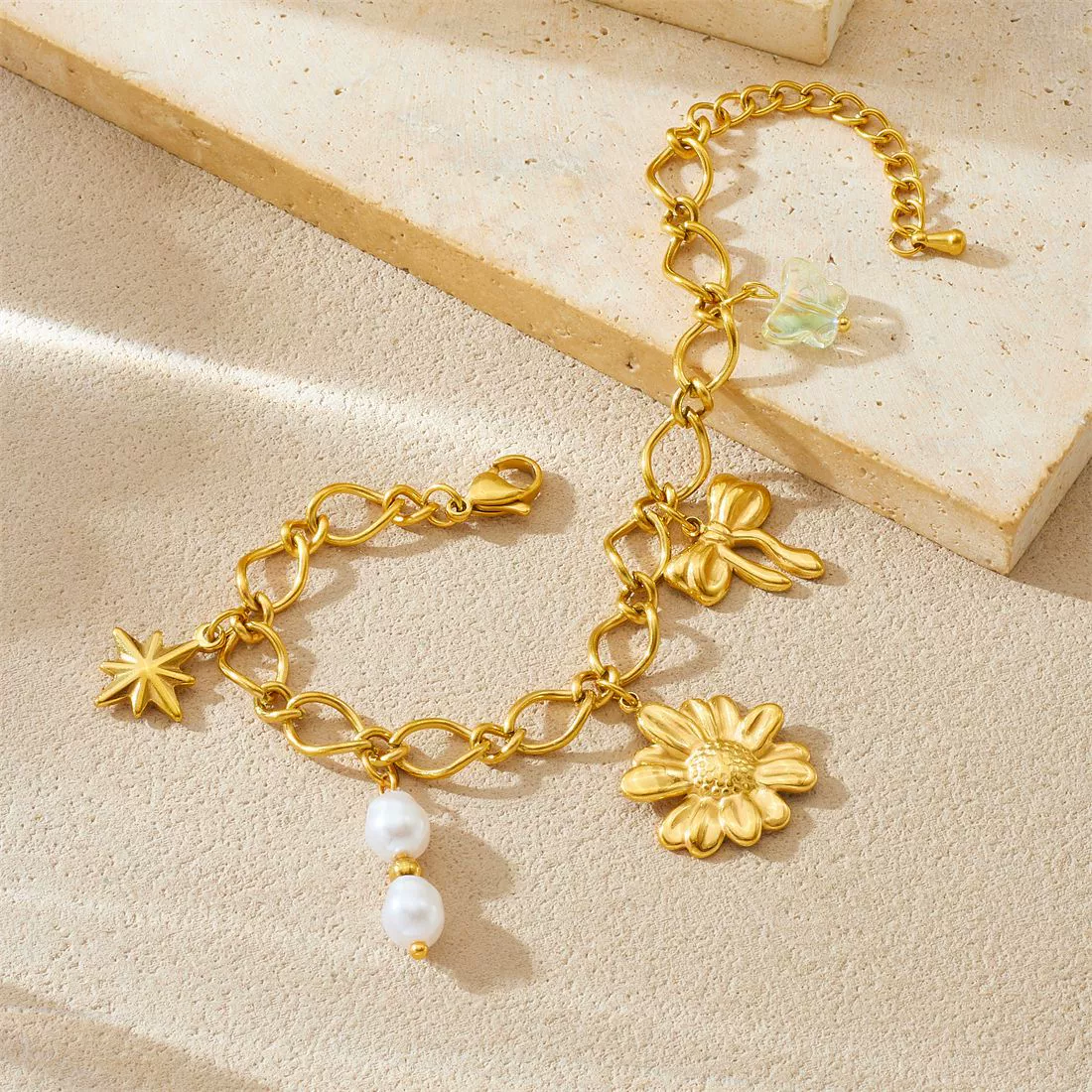 Wholesale Goldplated Flowers Pattern Stainless Steel Bracelet For Women - Image 3