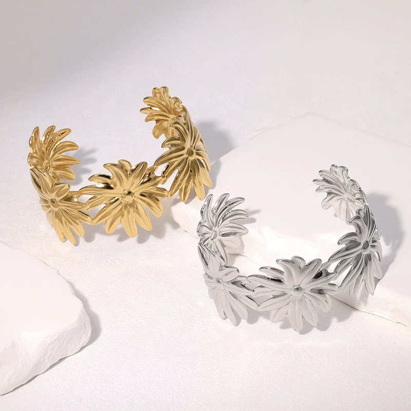 Wholesale Goldplated Stainless Steel Daisy Design Bracelet For Women