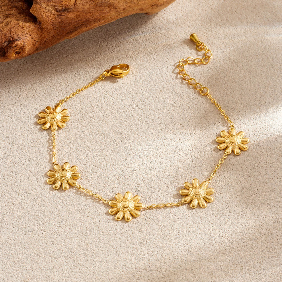 Wholesale Goldplated Stainless Steel Flower Patterned Bracelet For Women - Image 2