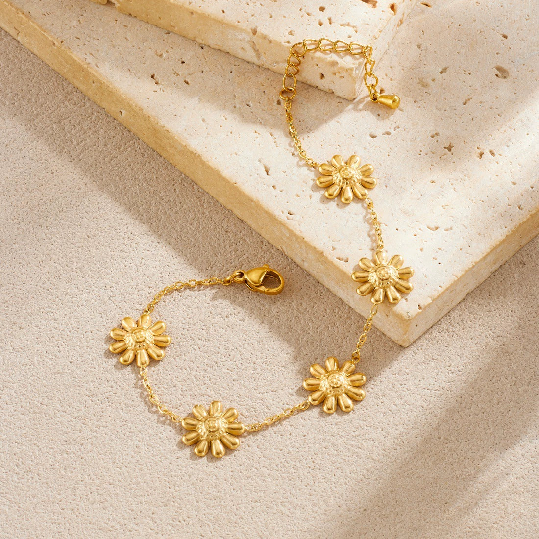 Wholesale Goldplated Stainless Steel Flower Patterned Bracelet For Women - Image 3