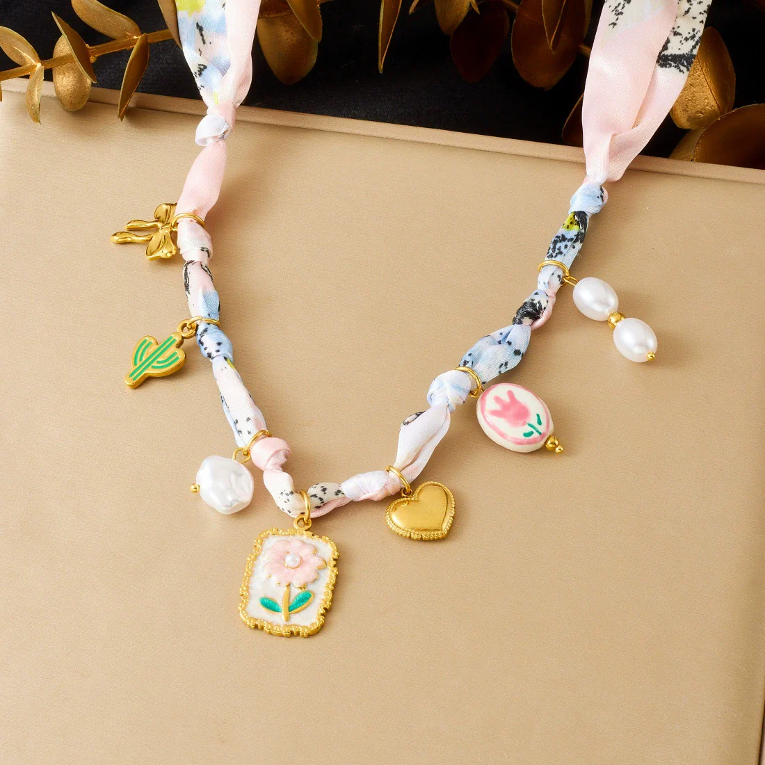 Wholesale Goldplated Stainless Steel Pendant Necklace With Leopard Print Small Floral And Heart Shape For Women - Image 9