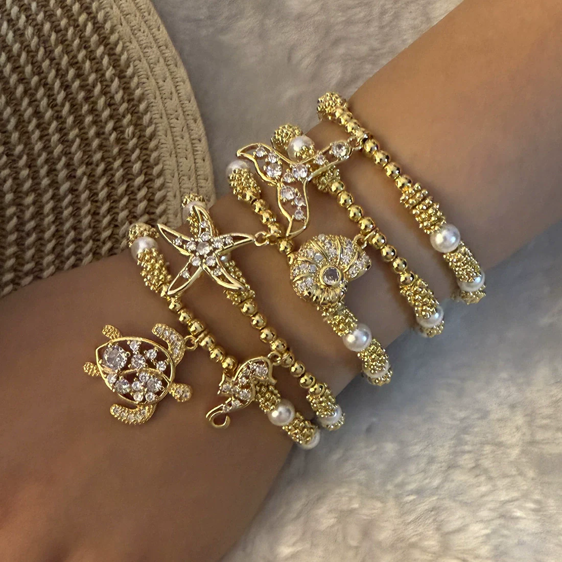 Wholesale Handmade Animal Pattern Metal Bracelet For Women With Marine Turtle And Fish Tail Design - Image 2