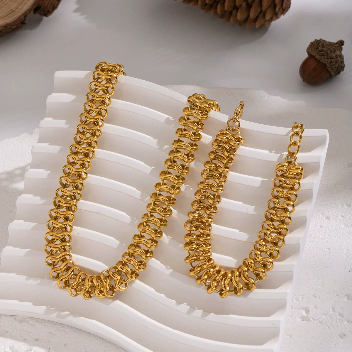 Wholesale Handmade Electroplated Stainless Steel Spring Pattern Jewelry Necklace And Bracelet Set For Women - Image 2