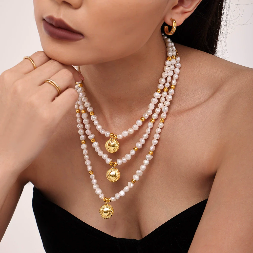 Wholesale Handmade Freshwater Pearl And Copper Plated Gold Collarbone Necklace With Geometric Pattern And Light Luxury Style - Image 4