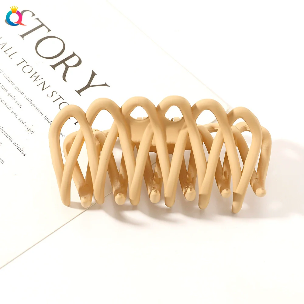 Wholesale Handmade Geometric Fence Cut Out Spray Paint Women's Gripper Large Shark Clip - Image 5