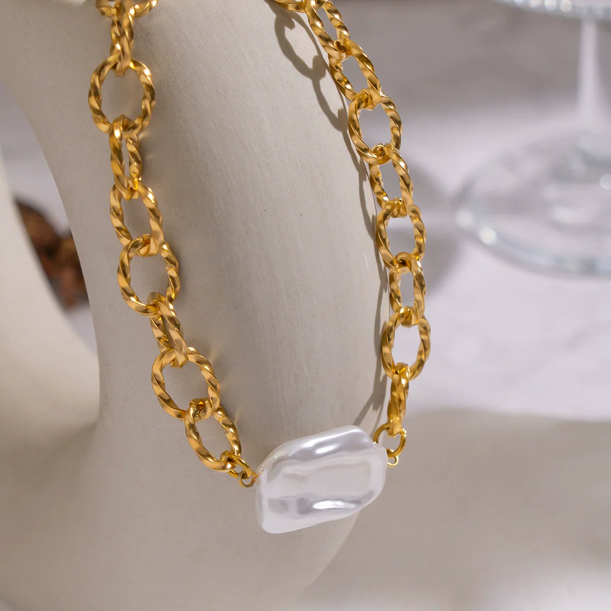 Wholesale Handmade Geometric Stainless Steel 18K Real Gold Plated Baroque Pearl Necklace For Women - Image 2