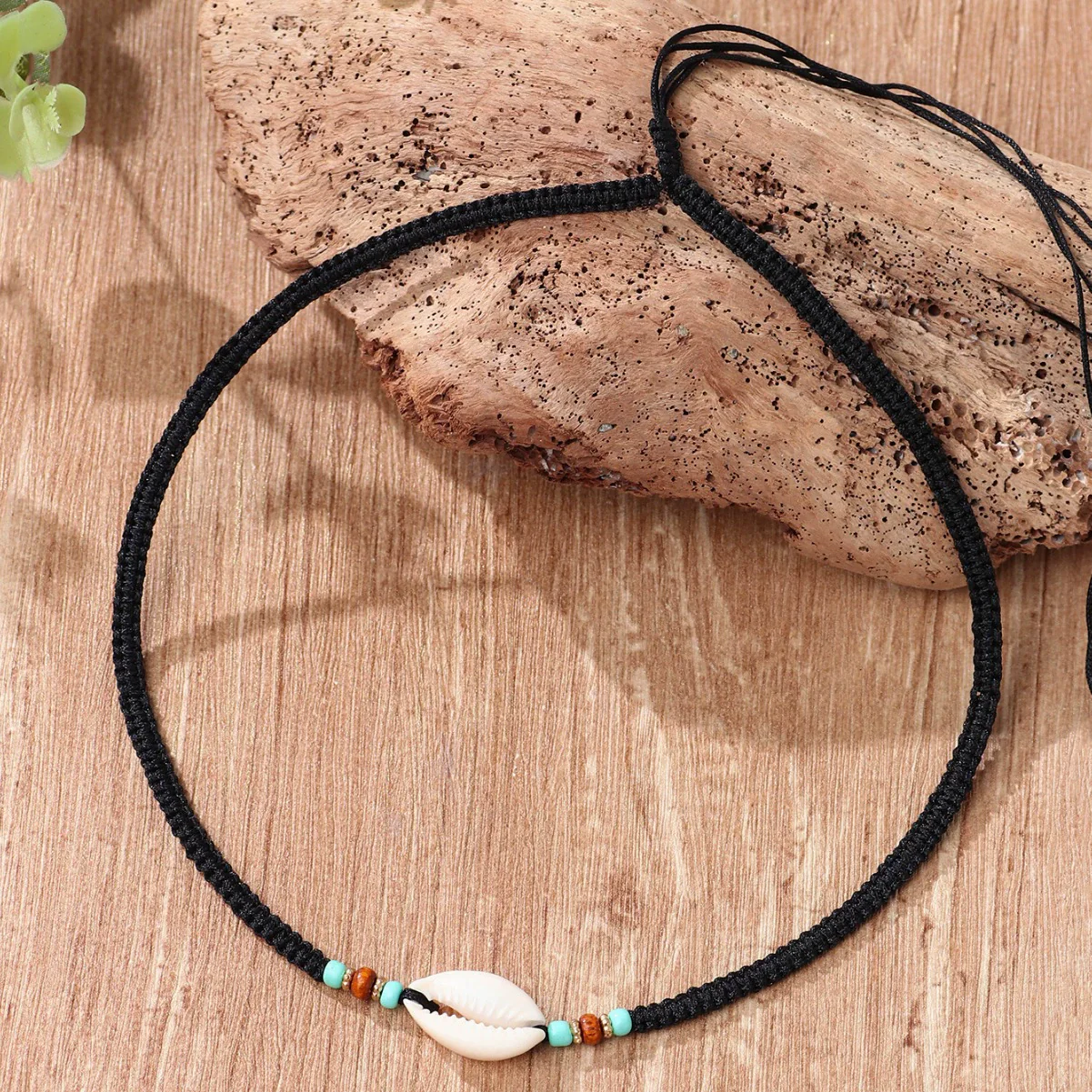 Wholesale Handmade Vintage Bohemian Style Wax Rope Vervain Chain Clavicle Necklace Jewelry - Image 3