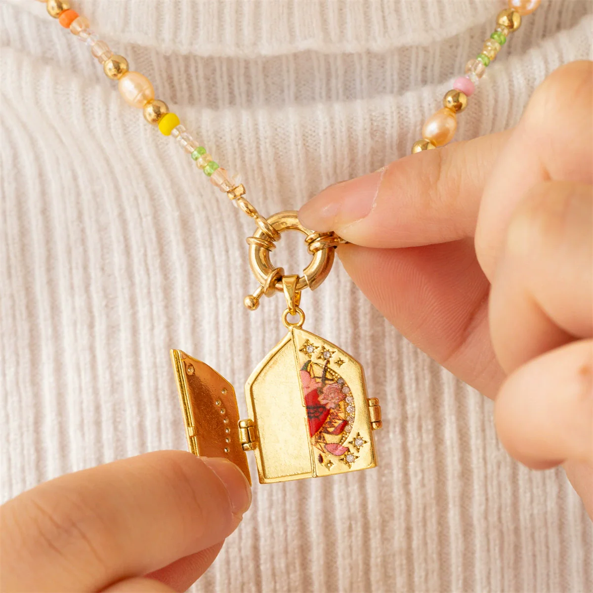 Wholesale Handpainted Handbeaded Electroplated Copper And Stainless Steel Heart Geometric Pendant Necklace For Women - Image 2