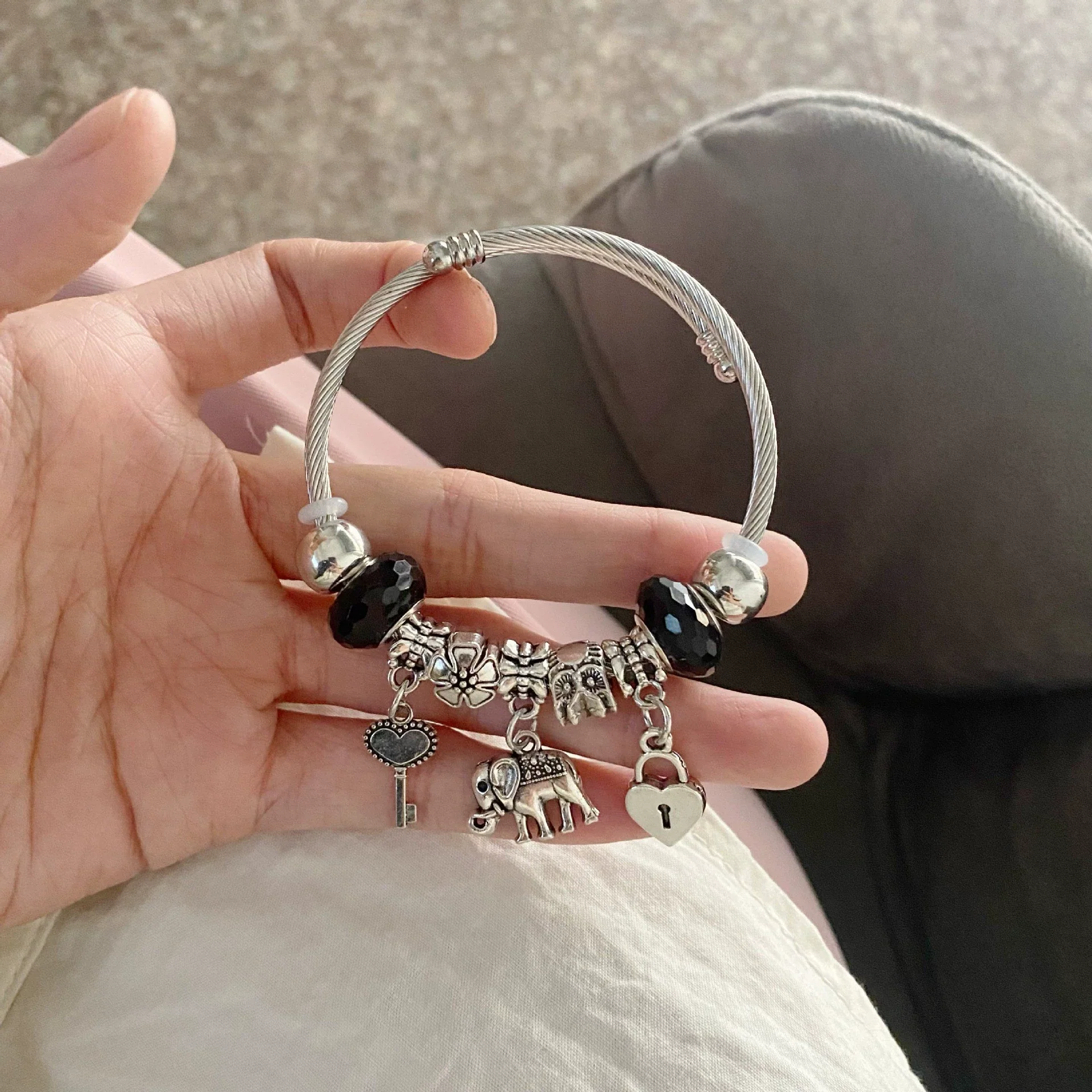 Wholesale Heart Elephant Stainless Steel Electroplated Bracelet - Image 2