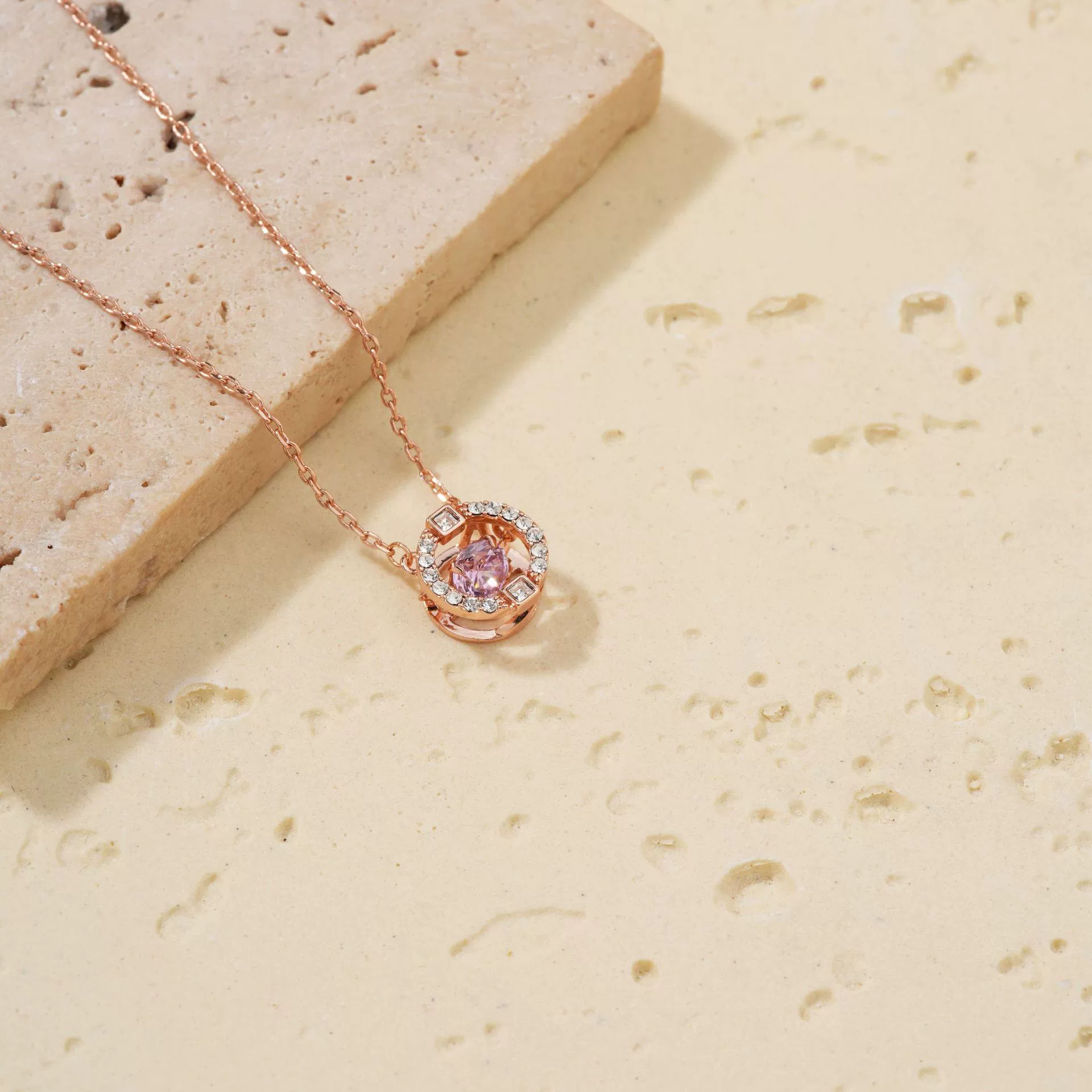 Wholesale Heart Shaped Stainless Steel And Copper Zircon Pendant Necklace With Electroplating In Fashion Geometric Style For Women - Image 2