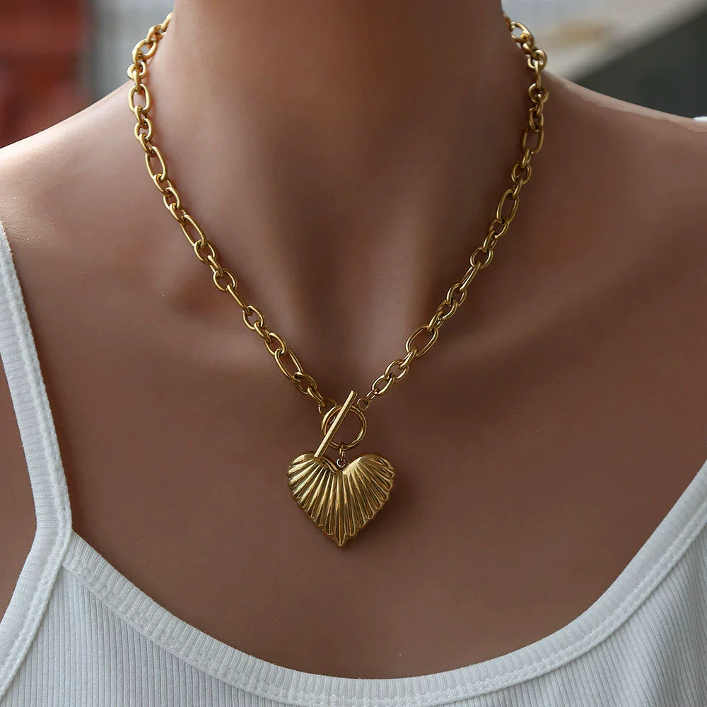 Wholesale Heartshaped Electroplated Stainless Steel Pendant Necklace For Women - Image 2