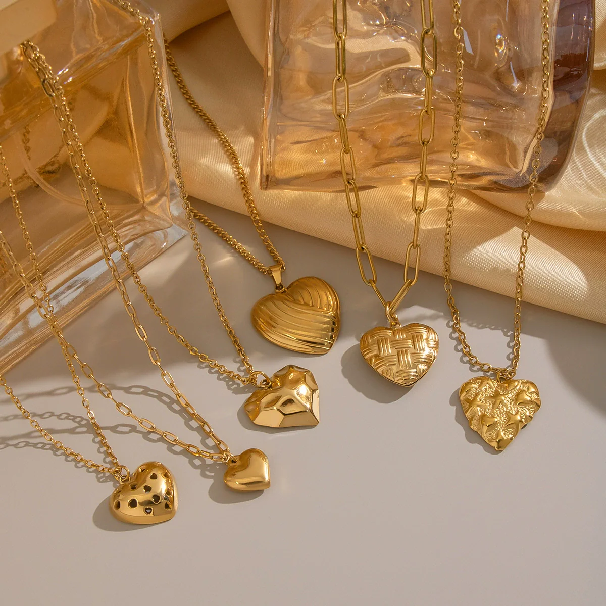 Wholesale Heartshaped Pendant Necklace For Women Stainless Steel 18K Real Gold Plated With Pvd Furnace Vacuum Real Gold Plating