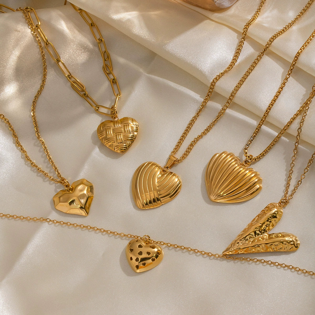 Wholesale Heartshaped Pendant Necklace For Women Stainless Steel 18K Real Gold Plated With Pvd Furnace Vacuum Real Gold Plating - Image 2