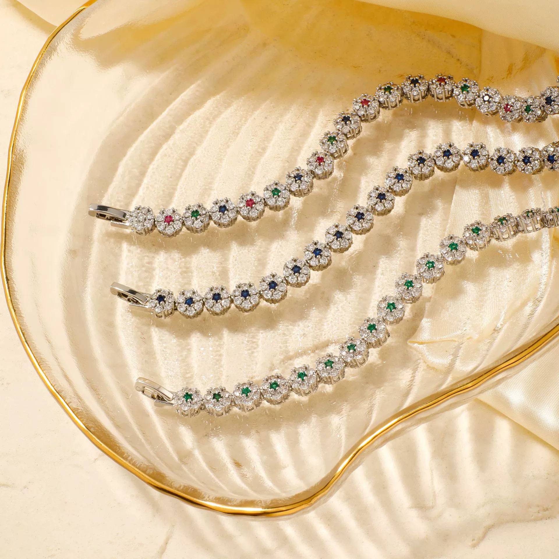 Wholesale Highend Copper Zircon Flower Shape Bracelet Jewelry For Women - Image 2