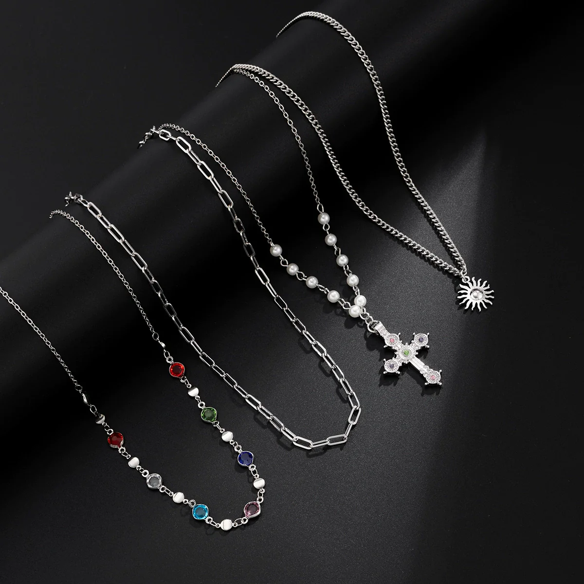Wholesale Hip Hop Metal Cross Sun Pendant Imitation Pearl Necklace Alloy Copperclad Iron Iron Copper Chain Rhinestone Electroplating Geometric Style Women's - Image 4
