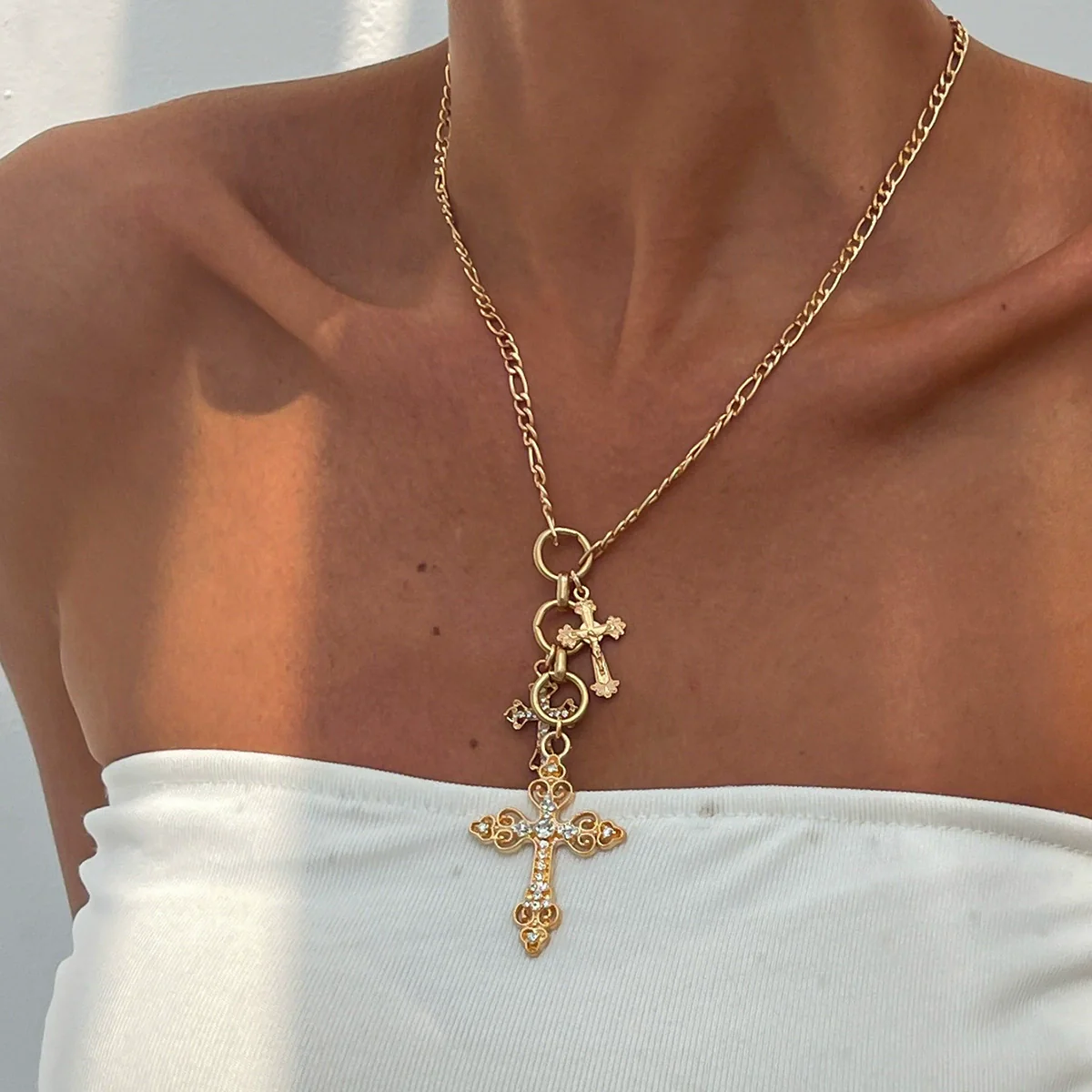 Wholesale Hiphop Style Geometric Alloy And Iron Chain Pendant Necklace With Rhinestones Electroplated For Women
