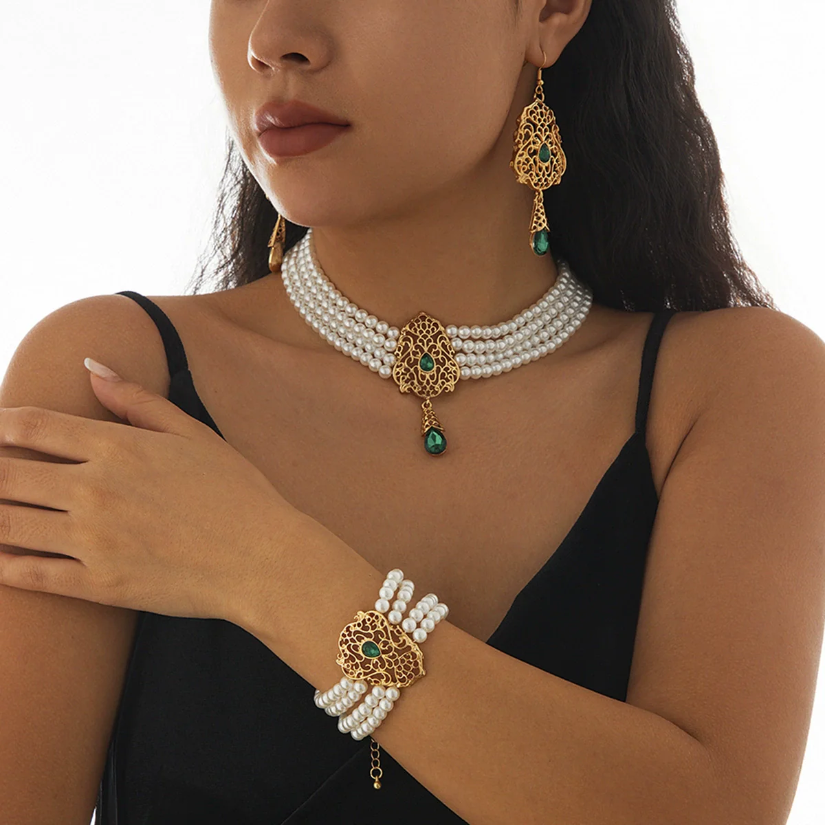 Wholesale Imitation Pearl Beaded Clavicle Necklace With Flower Pattern And Rhinestone Pendant In Retro Style For Women - Image 3