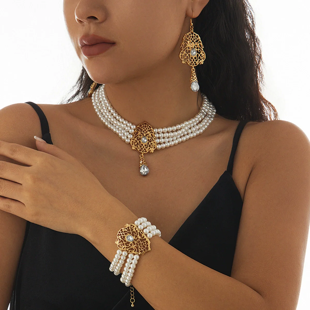 Wholesale Imitation Pearl Beaded Clavicle Necklace With Flower Pattern And Rhinestone Pendant In Retro Style For Women - Image 6