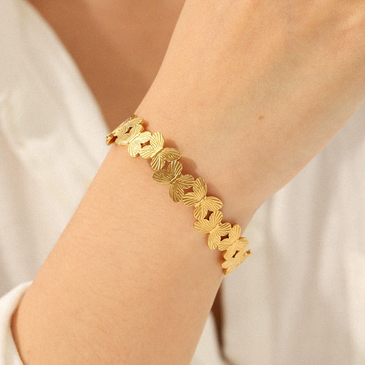 Wholesale Ins Style Butterfly Electroplated Stainless Steel Open Bracelet For Women - Image 3