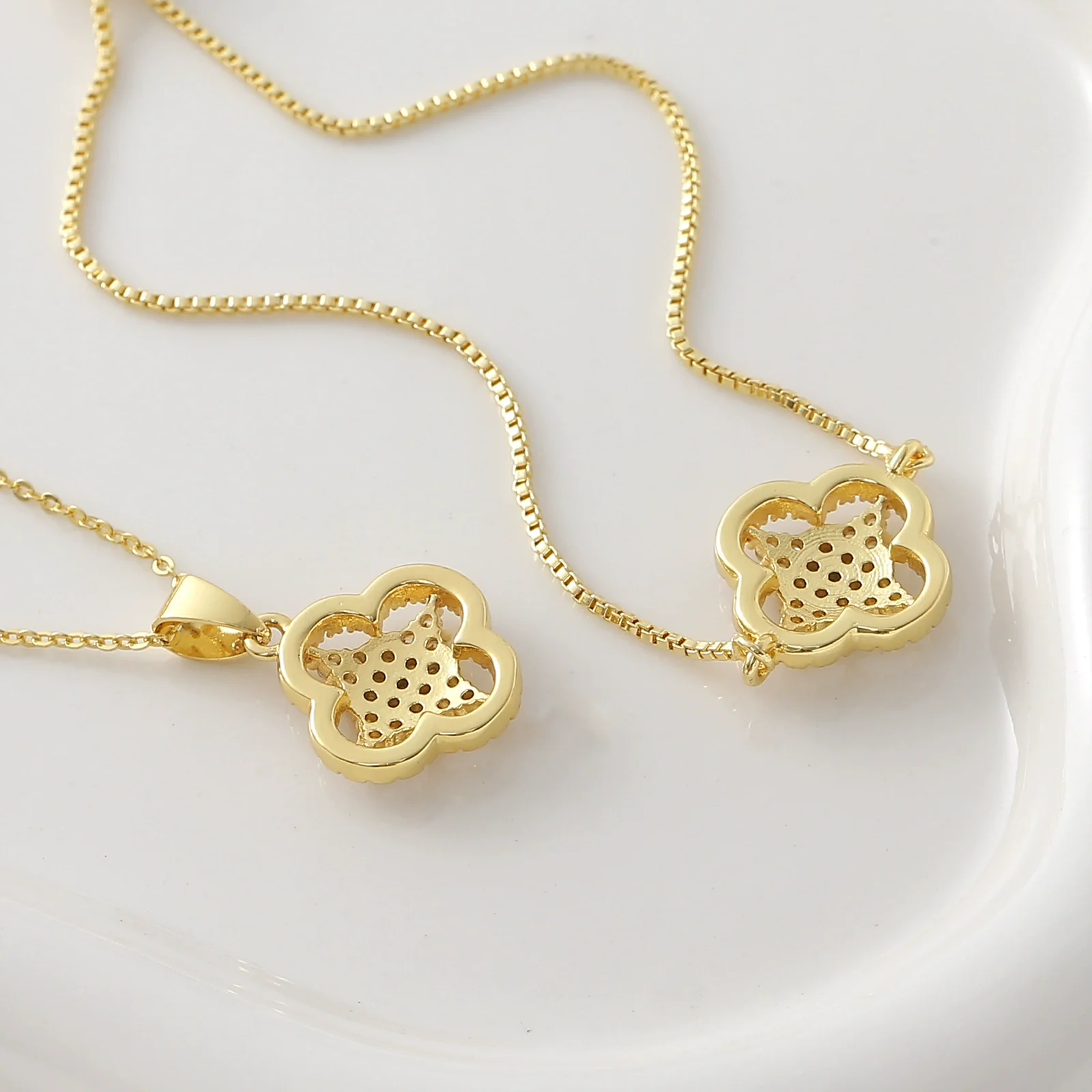 Wholesale Ins Style Copper Electroplated 18K Gold Four Leaf Clover Pendant Necklace And Bracelet Set - Image 3