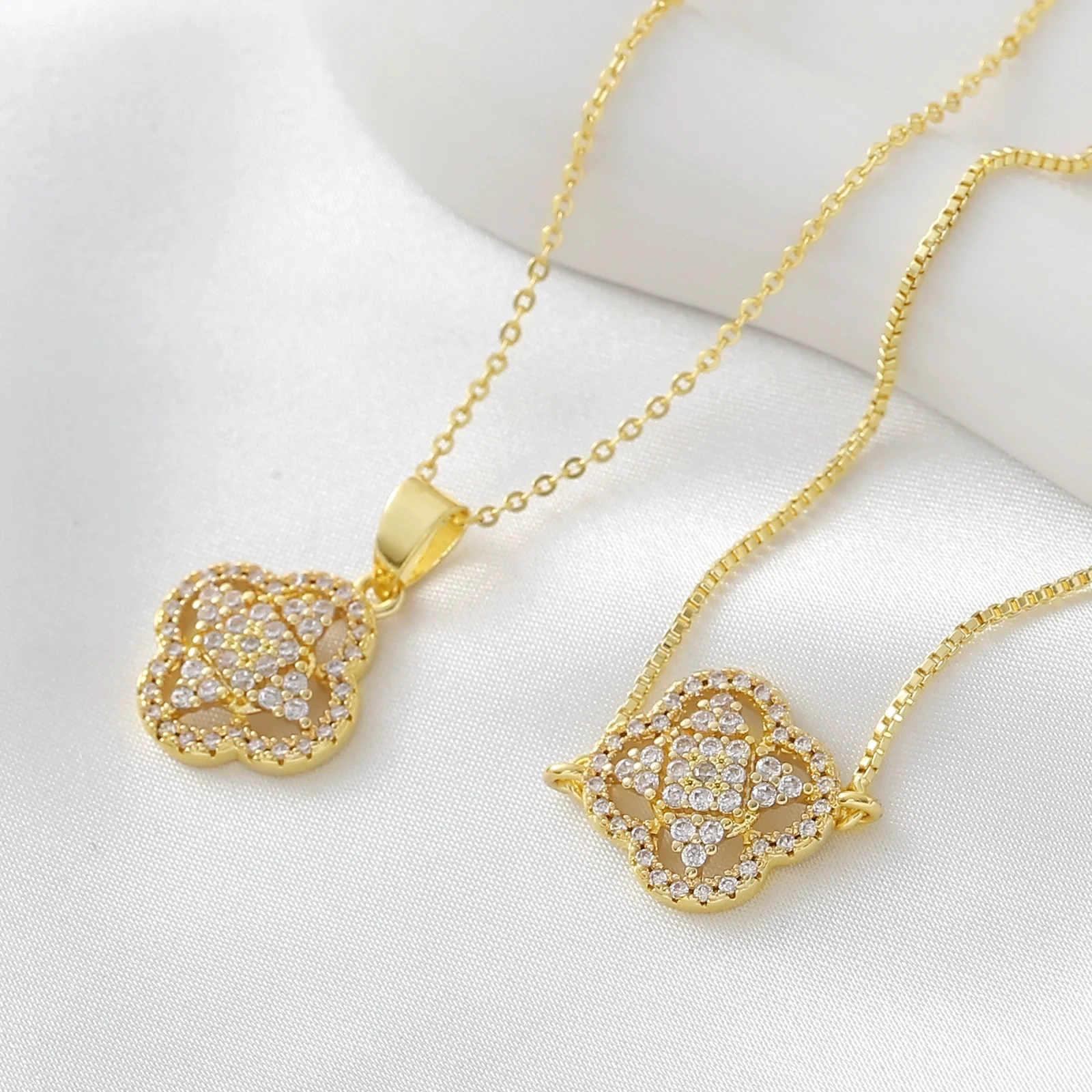 Wholesale Ins Style Copper Electroplated 18K Gold Four Leaf Clover Pendant Necklace And Bracelet Set - Image 4