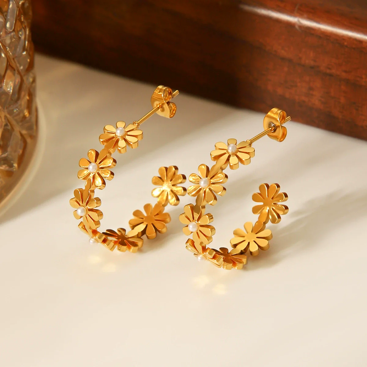 Wholesale Ins Style Flower Pearl Geometric Stainless Steel Electroplated Earrings For Women - Image 3
