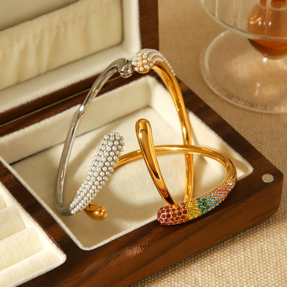 Wholesale Ins Style Minimalist Open Bracelet Electroplated Titanium Steel And Stainless Steel Inlaid With Pearls Hand Jewelry - Image 4