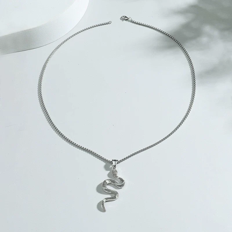Wholesale Jewelry Alloy Snake Pendant Electroplating Zodiac Animal Style Necklace - Image 3