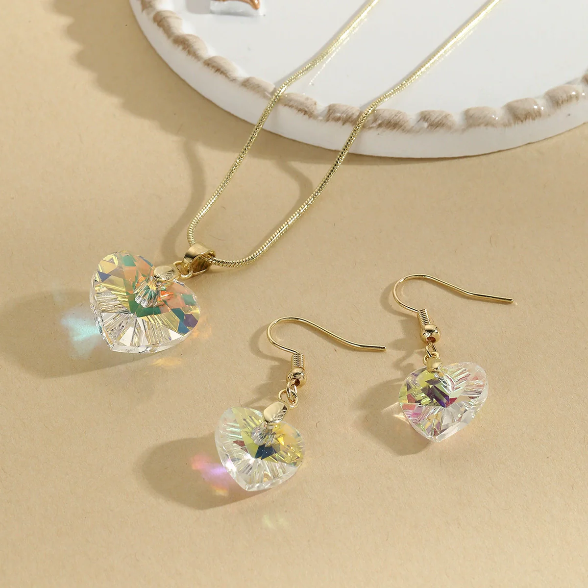 Wholesale Jewelry Artificial Crystal Love Heart Pendant Necklace And Earrings Set With Snake Chain And Electroplating