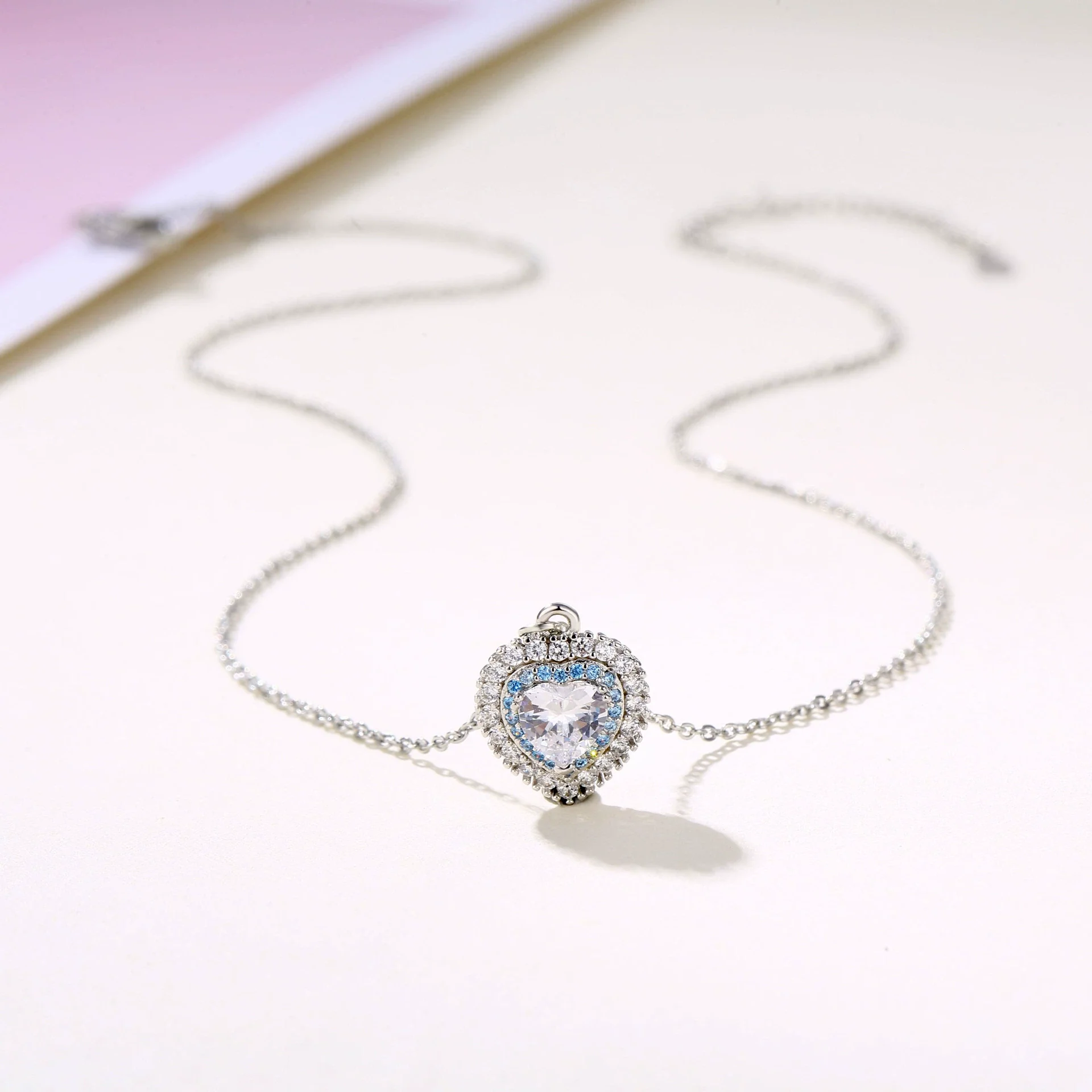Wholesale Jewelry Copper Artificial Zircon Heart Shaped Ochain Pendant Necklace For Women Set With Precious Stones - Image 2