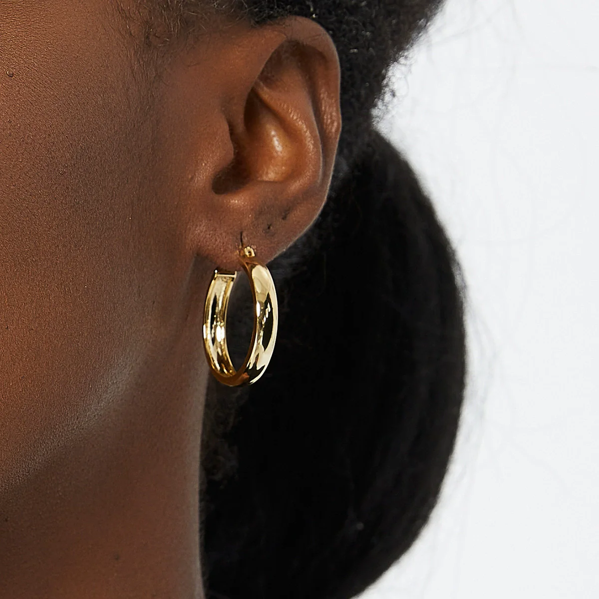 Wholesale Jewelry Copper Geometric Hoop Earrings With Electroplating Treatment For Women - Image 2