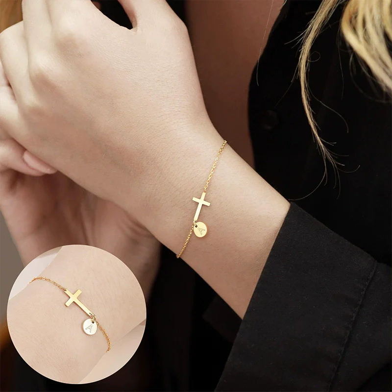 Wholesale Jewelry Copper Geometric Style Circle Tag Cross Bracelet With Electroplating For Women - Image 3