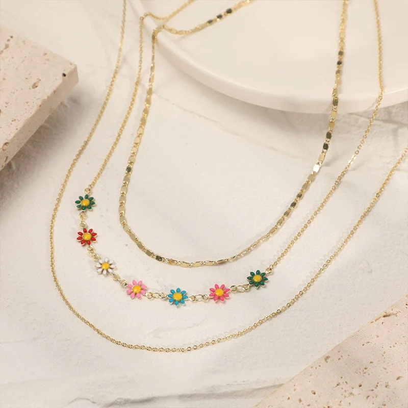 Wholesale Jewelry Copper Plated Real Gold Flower Pattern Electroplating Women's Stacked Threelayer Necklace - Image 4