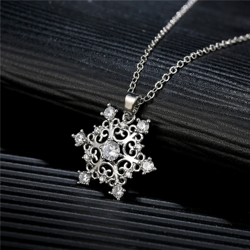 Wholesale Jewelry Copper Snowflake Pendant Necklace With Diamond And Geometric Design For Women - Image 2