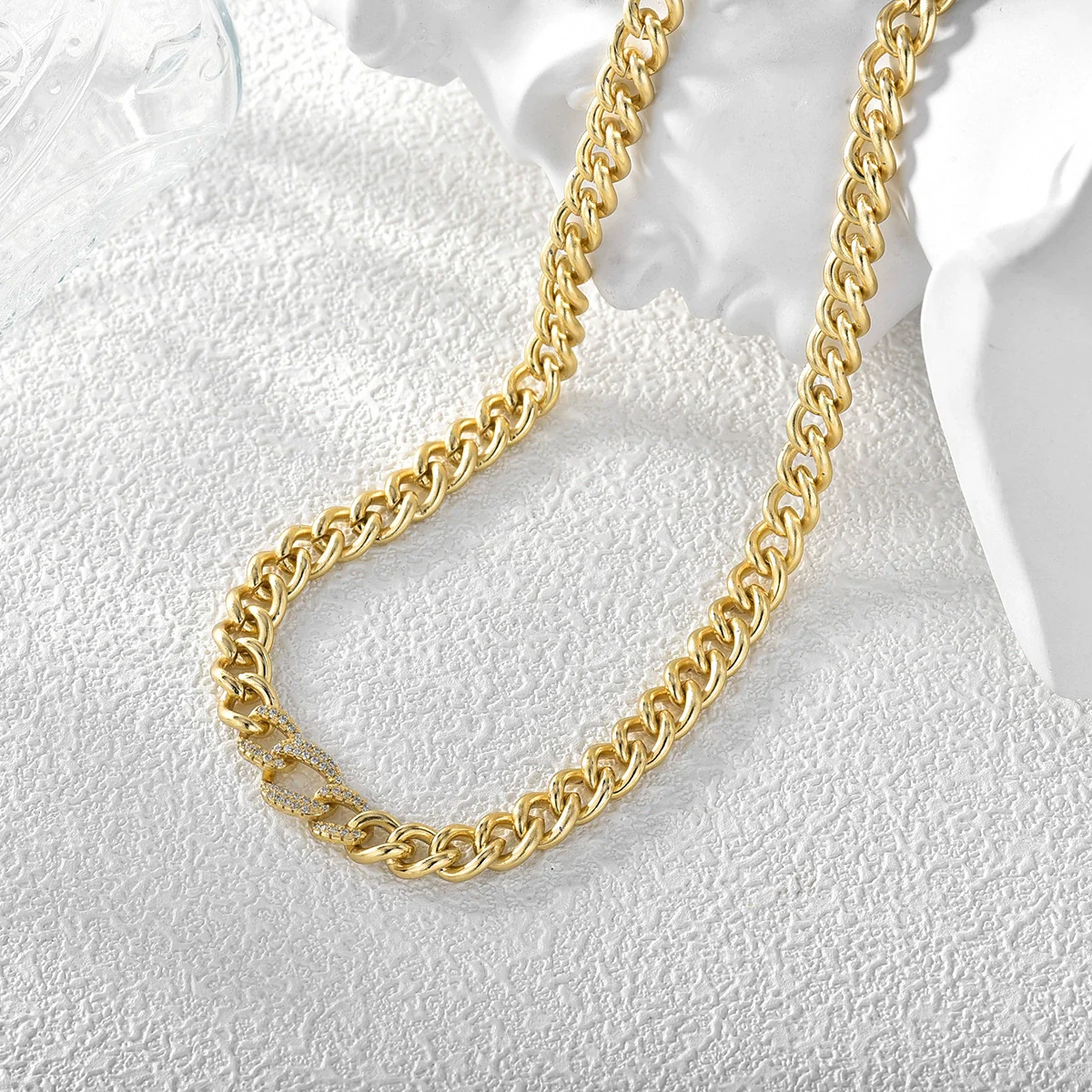 Wholesale Jewelry Cuban Chain Copper 18K Gold Plated Geometric Style Necklace - Image 3