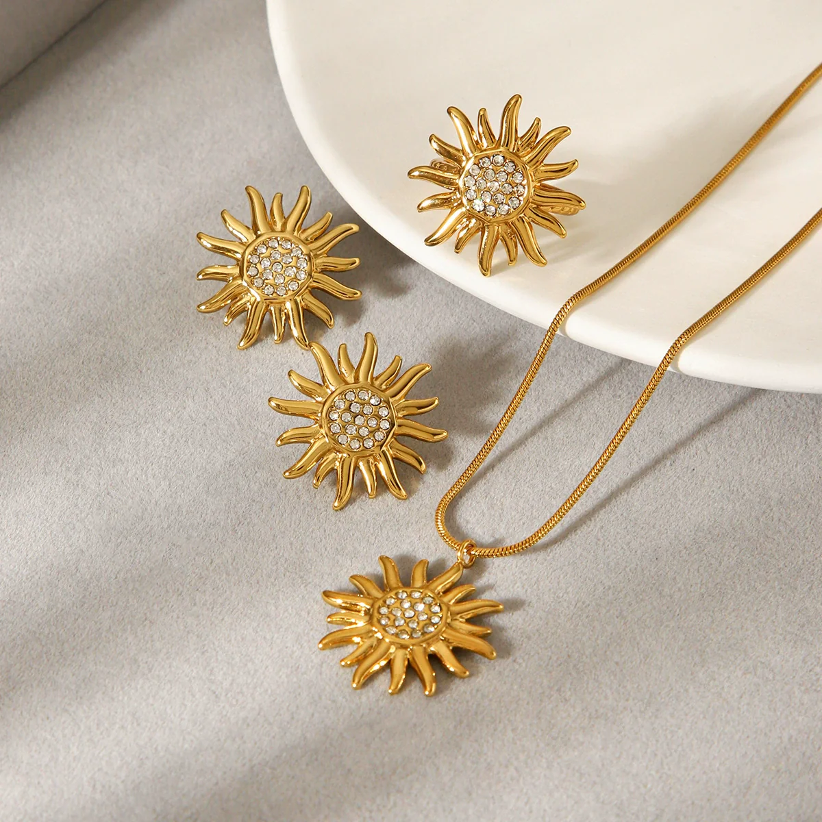 Wholesale Jewelry Diamond Sunflower Necklace Open Ring Earrings For Women Titanium Steel Stainless Steel Electroplated Flower Shape - Image 3