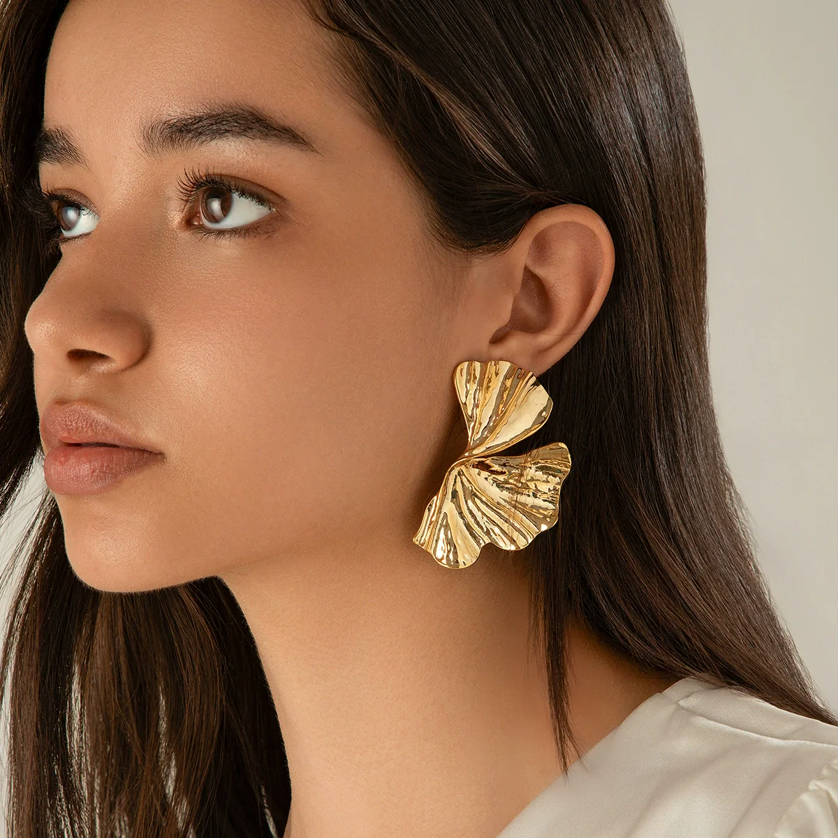 Wholesale Jewelry Exaggerated Alloy Ginkgo Leaf And Flower Pattern Earrings For Women Electroplated - Image 2