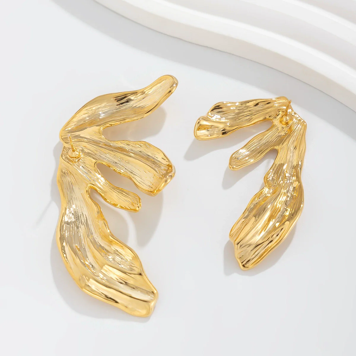 Wholesale Jewelry Exaggerated Alloy Ginkgo Leaf And Flower Pattern Earrings For Women Electroplated - Image 4
