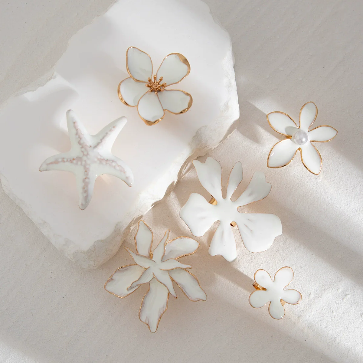 Wholesale Jewelry Exaggerated Iron Imitation Pearls Dripping Oil Fivepetal Flower Threedimensional Starfish Ring Electroplated - Image 4