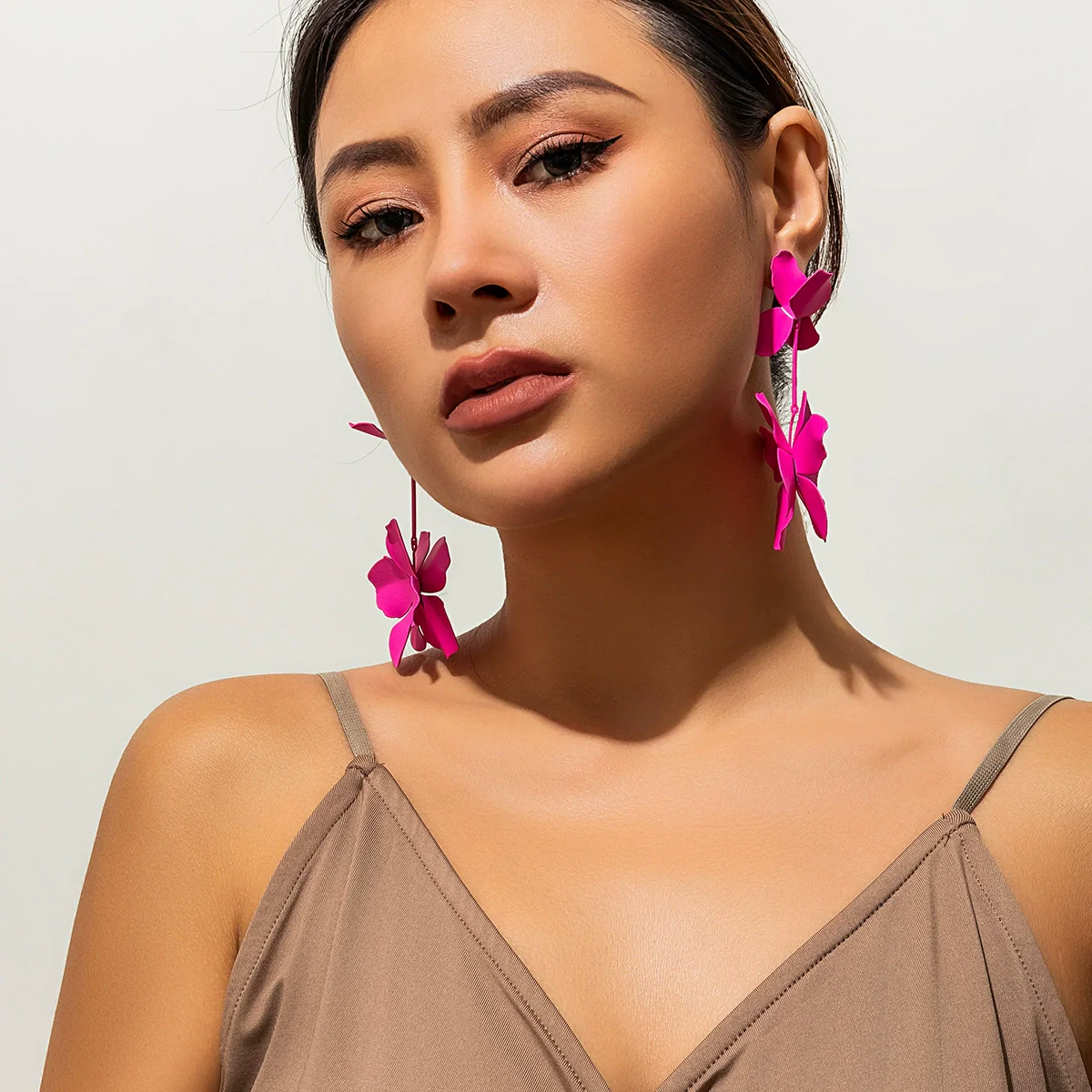 Wholesale Jewelry Flower Iron Earrings Retro Fashion Electroplated - Image 3