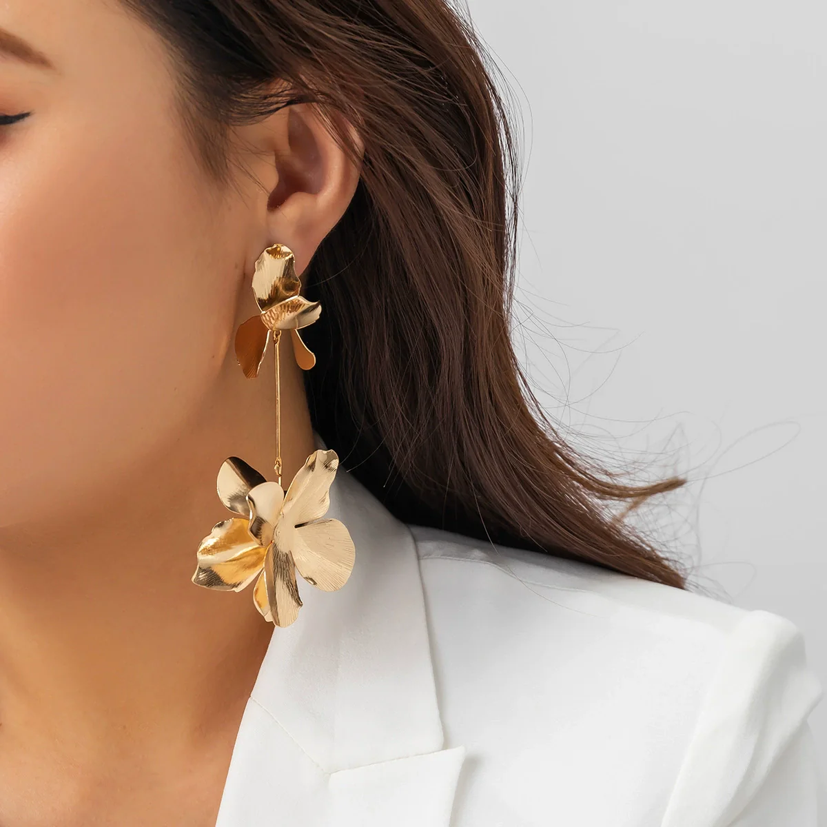 Wholesale Jewelry Flower Iron Earrings Retro Fashion Electroplated - Image 6