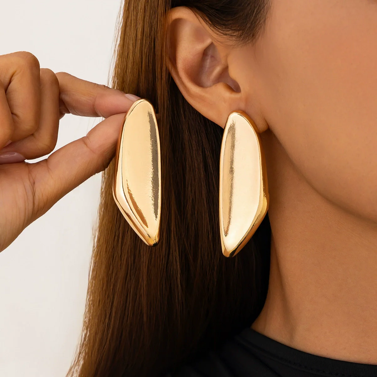 Wholesale Jewelry Geometric Alloy Electroplated Love Earrings For Women - Image 8