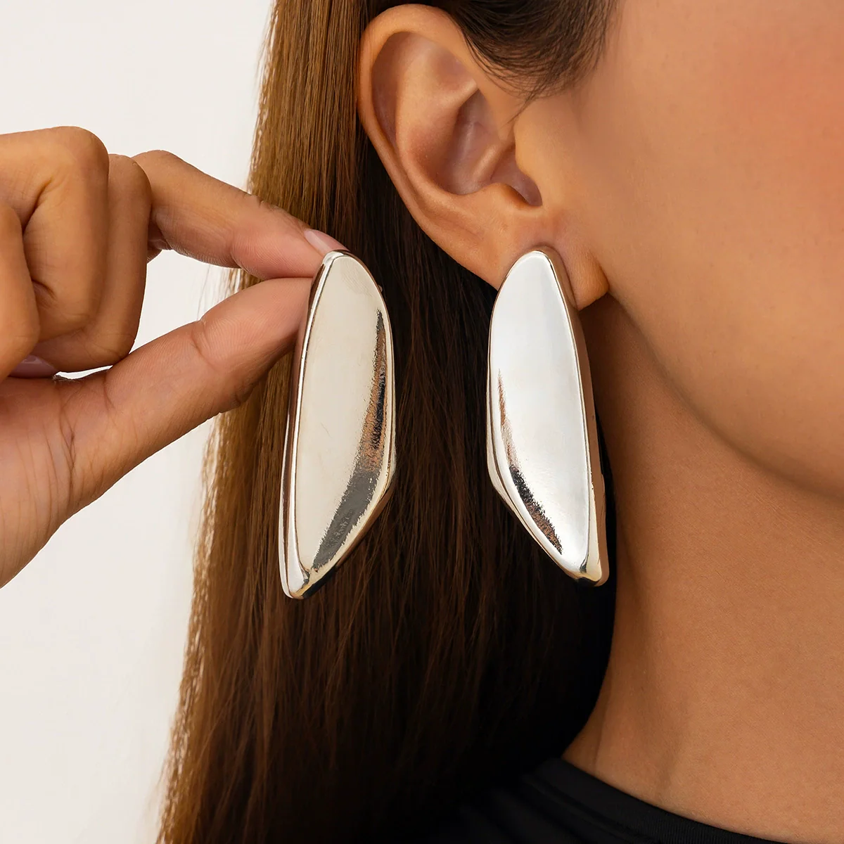 Wholesale Jewelry Geometric Alloy Electroplated Love Earrings For Women - Image 9