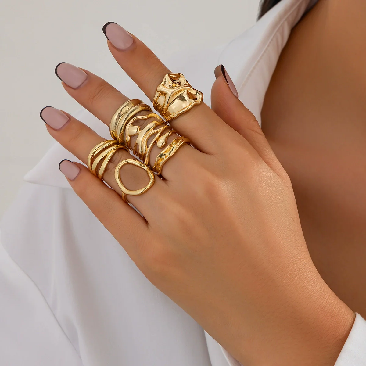 Wholesale Jewelry Geometric Hollow Irregular Zinc Alloy Ring With Electroplating For Women - Image 2